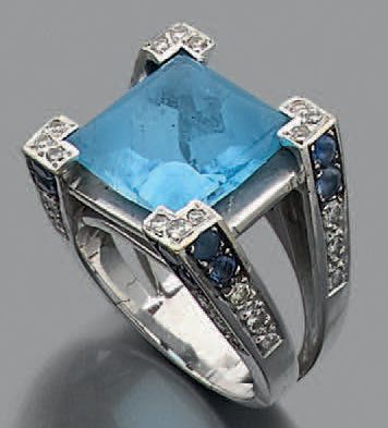 Bague à monture en or blanc 18K (750) ornée...