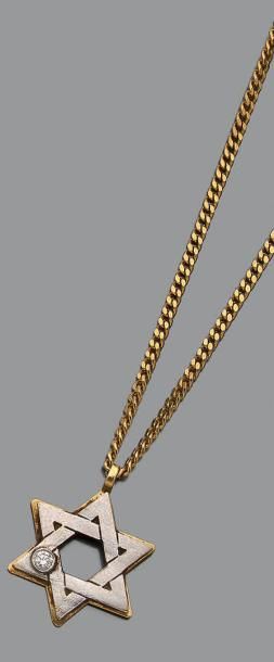 Pendentif Etoile de David en or jaune et...