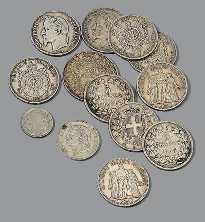 Ensemble de treize pièces en argent, comprenant:...