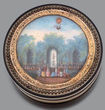 Boîte ronde en ivoire et écaille, le couvercle...