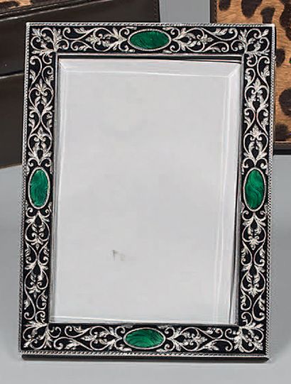 Cadre à photographie en argent (925) à décor...