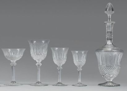 SAINT LOUIS
Partie de service de verres à...