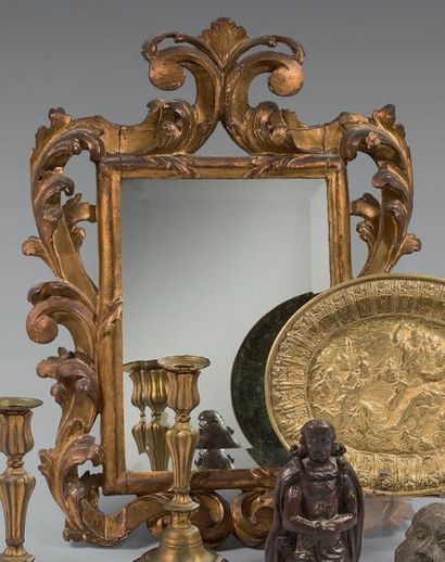 Miroir rectangulaire à entourage en bois...