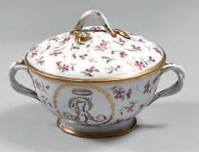 PARIS, fin du XVIIIème siècle

Bouillon couvert...