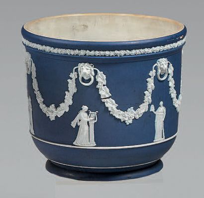 WEDGWOOD, XIXème siècle

Cache-pot en porcelaine...