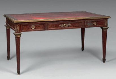 Bureau plat double face en acajou et placage...
