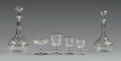 Partie de service de verres à pied en cristal...
