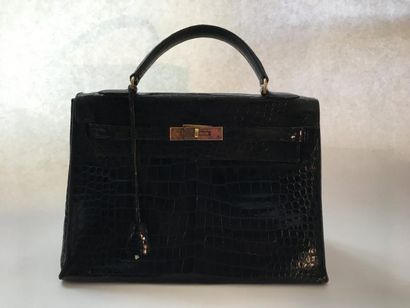 HERMÈS.

Années 1970.

Sac KELLY 32.

Crocodile...