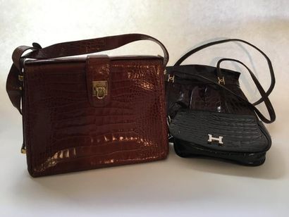 LANCEL. Sac en cuir fauve façon crocodile,...