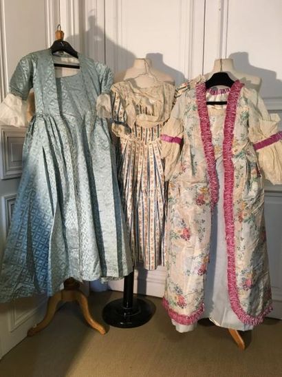 Lot de vêtements pour enfant comprenant :...