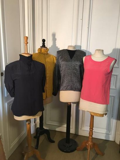 VALENTINO : blouse en satin de soie marine...