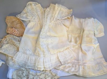 Robe de baptême en linon brodé et son dessous...