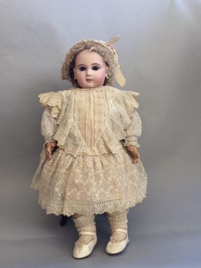 Poupée, tête en porcelaine marquée JUMEAU,...