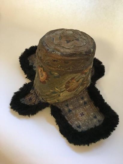 Toque à rabats en coton et soie bordée de...