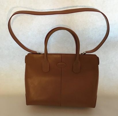 TOD’S : Sac en cuir camel, à coutures apparentes...