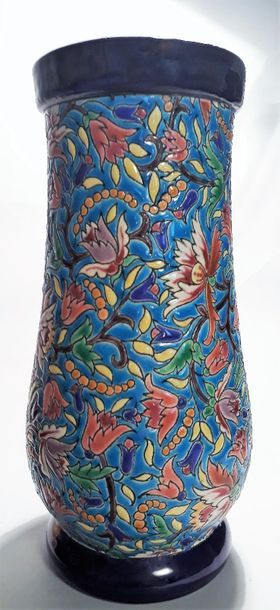 LONGWY - France
Vase en émaux à décor de...