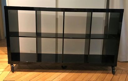 Ensemble de mobilier de bureau en laque noire...