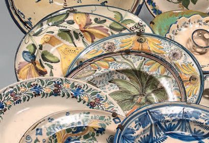 ESPAGNE, XIXème siècle

Ensemble en faïence...