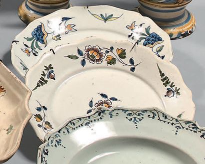 CENTRE, XVIIIème siècle

Deux assiettes de...