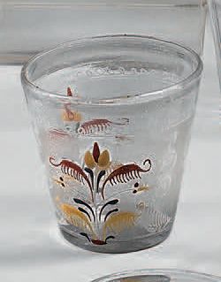 Gobelet tronconique en verre translucide...