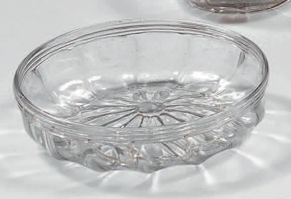 Coupe en verre translucide incolore, soufflé...