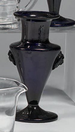 Fleurier bordelais en verre bleu foncé, de...
