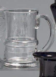 Chope commémorative en verre, gravée de deux...