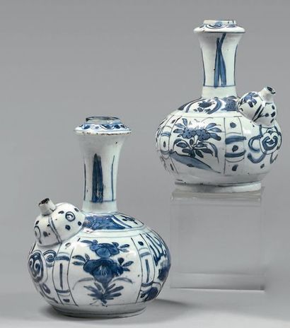 CHINE - EPOQUE WANLI (1573 - 1620)

Deux...