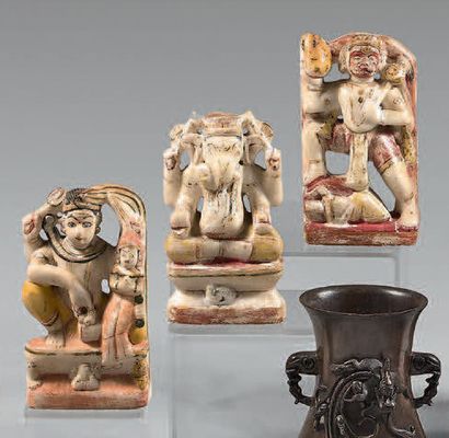 INDE - XIXème siècle

Trois petites stèles...