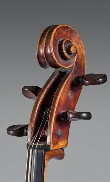 Intéressant violoncelle exécuté vers 1850-1860,...