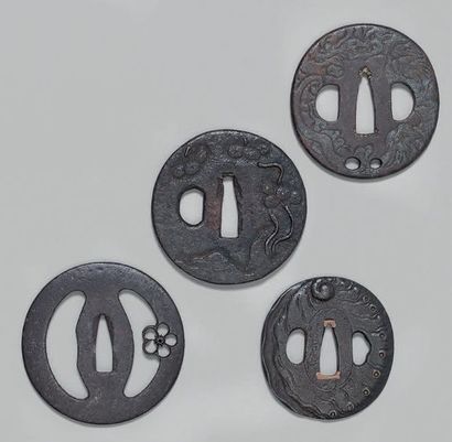 JAPON - Milieu Epoque EDO (1603 - 1868)

Quatre...
