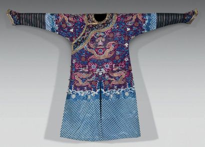 CHINE - Fin du XIXème siècle

Robe en soie...