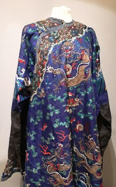 CHINE - Fin du XIXème siècle

Robe en soie...