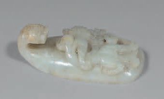 CHINE - XVIIIème siècle

Fibule en néphrite...