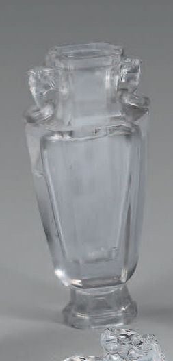 CHINE - Vers 1900

Vase de forme hexagonale...
