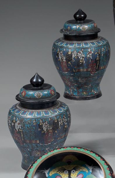 JAPON - Epoque MEIJI (1868 - 1912)

Paire...