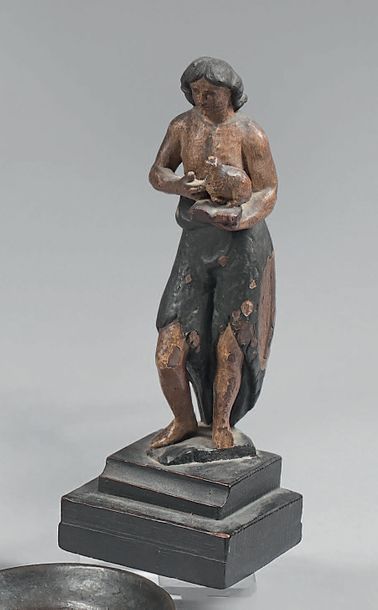 Statuette en bois sculpté polychrome représentant...