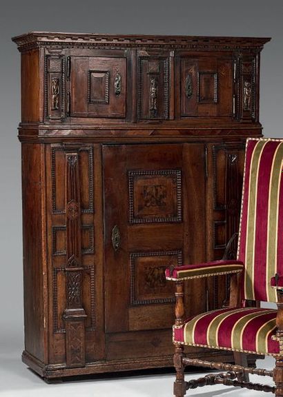 Armoire en bois fruitier et bois naturel...