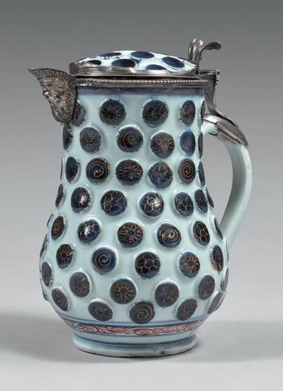 Rare verseuse en porcelaine du Japon du XVIIème...