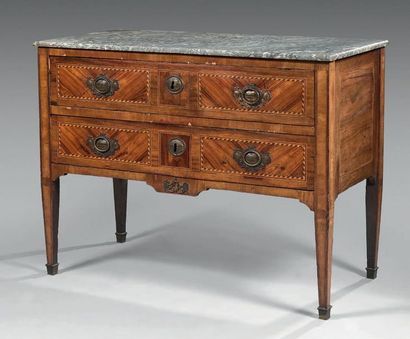 Commode en bois fruitier et placage de bois...