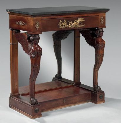 Console en acajou et placage d'acajou, les...