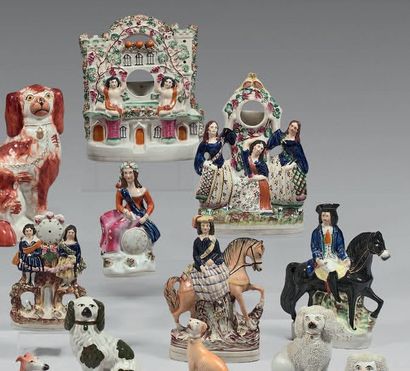 Ensemble en faïence polychrome de Staffordshire...