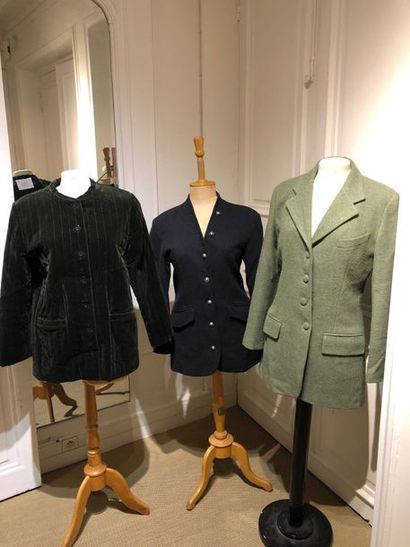 Lot comprenant : veste matelassée vert foncé,...