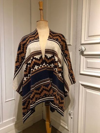 Lot. AGNES B. Veste longue en laine brun,...