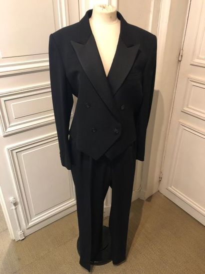 SAINT LAURENT RIVE GAUCHE. Ensemble de smoking...