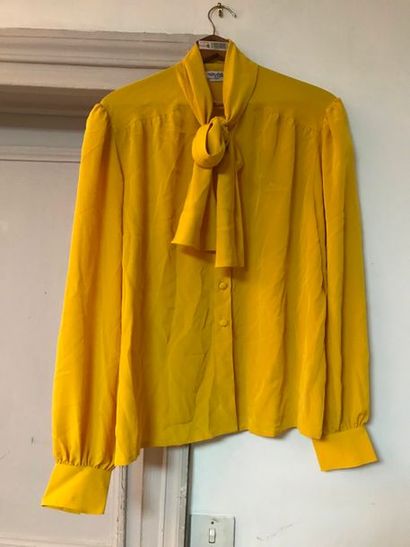 Fort ensemble de corsages, chemisiers en...