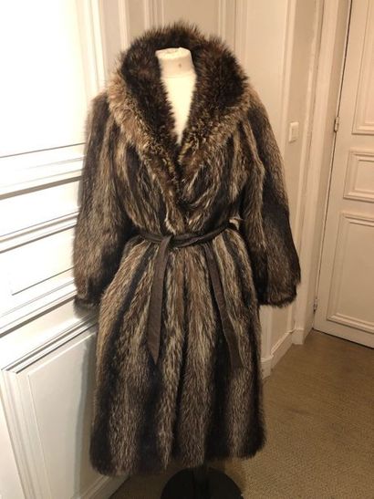 PIERROT LE LOUP. Manteau de marmotte, col...