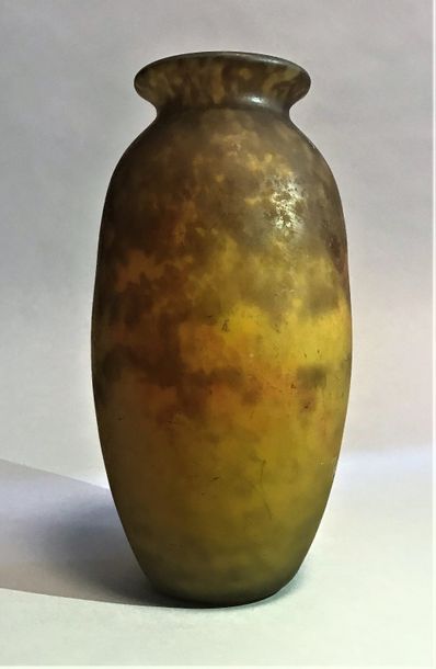 ULLER Frères Lunéville :

 Vase ovoïde en...