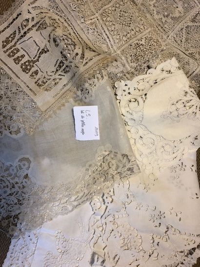 Ensemble de petites nappes ou napperond en...
