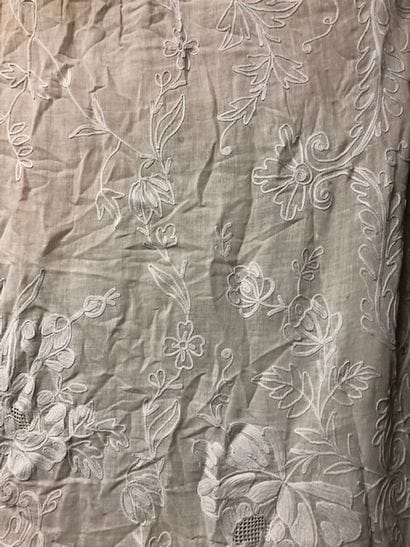 Paire de stores en broderie Cornélie.

130...
